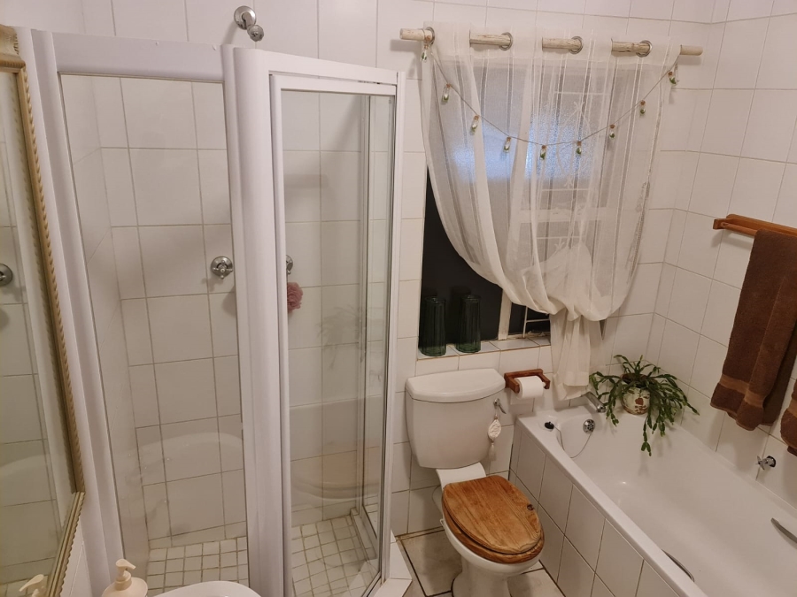 To Let 3 Bedroom Property for Rent in Langenhovenpark Free State